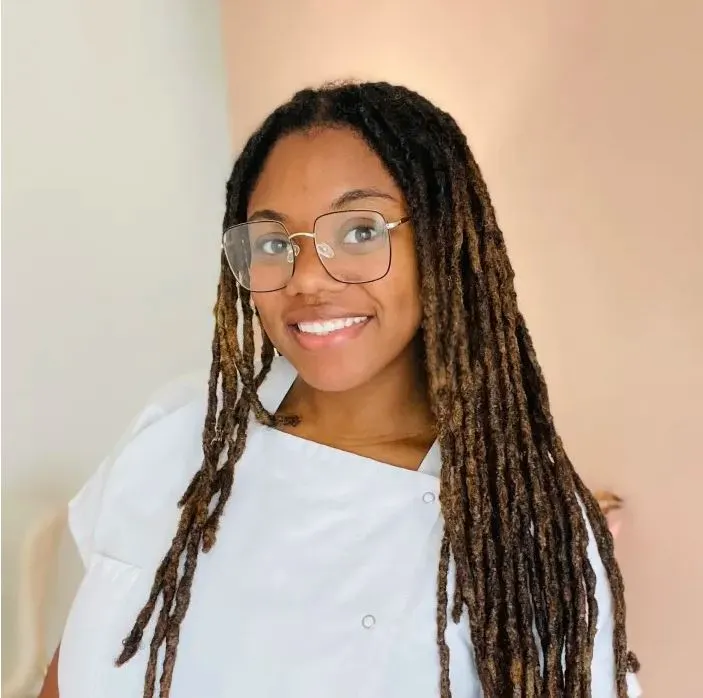 Ophélie Fabèle, ostéopathe spécialisée femme et nourrisson à Saint-Gratien